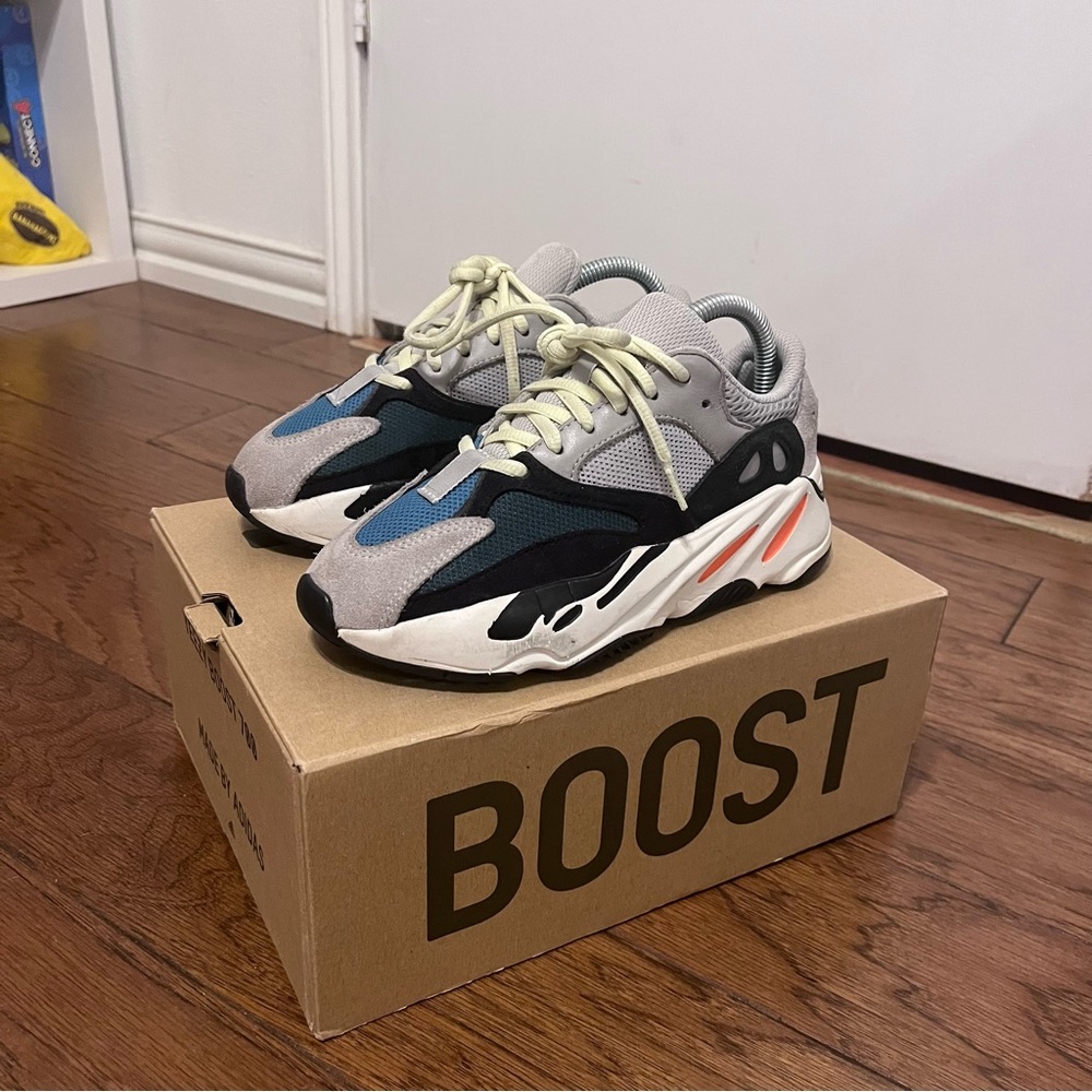 Yeezy Adidas Boost Waverunners 700